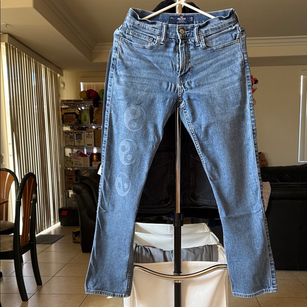 Hollister Men Light Blue Slim Straight Leg Jeans